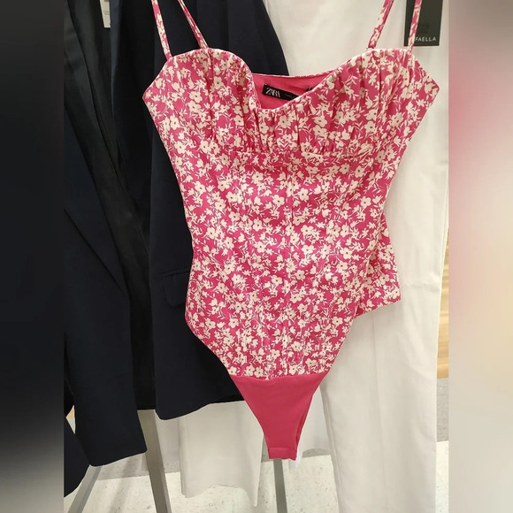 Zara floral corset style bodysuit. New. Small. - Picture 6 of 6
